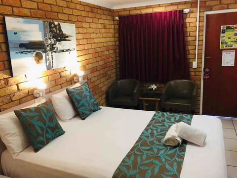 Emerald Highlands Motel - Whitsundays Accommodation 1