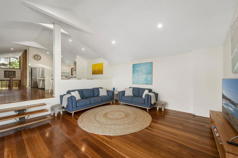 Emerald Seas Beach House - Whitsundays Accommodation 1