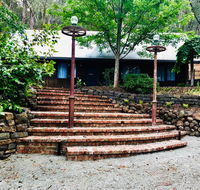 Emerald Star Cottages - Whitsundays Accommodation