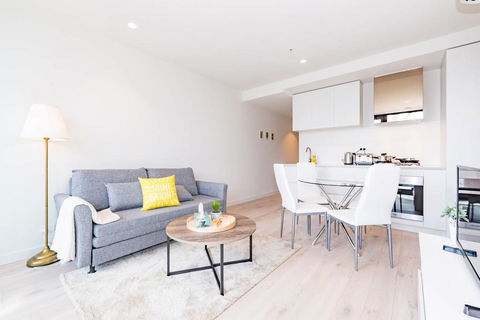 EQ Tower Luxury 1 Bedroom Central Melbourne - Whitsundays Accommodation 1