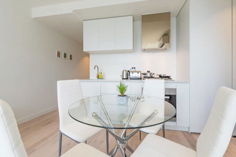 EQ Tower Luxury 1 Bedroom Central Melbourne - Whitsundays Accommodation 3