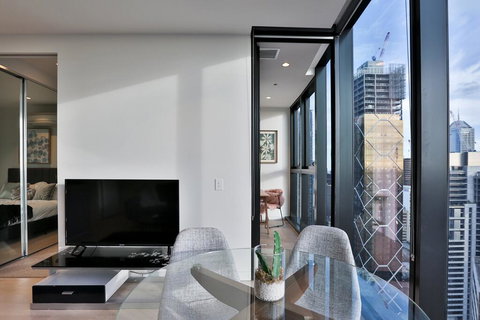 EQ TOWER Melbourne CBD APT - Whitsundays Accommodation 0