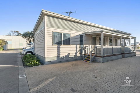 Esperance Bay Holiday Park - Whitsundays Accommodation 0