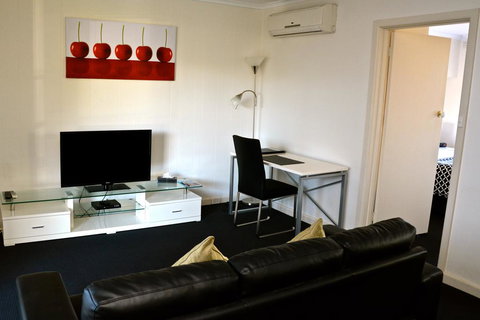 Essendon Apartments - Whitsundays Accommodation 0