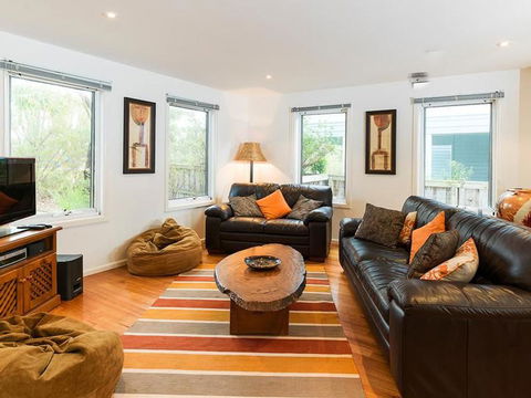 EVERGREEN BEACH HOUSE - Whitsundays Accommodation 1