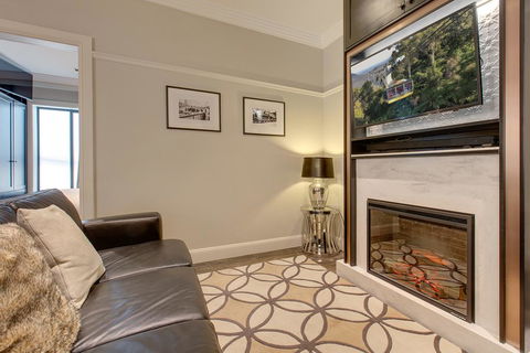 Explore The Blue Mountains On Foot - Whitsundays Accommodation 0