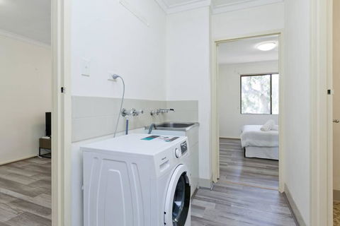 Fabulous Location Near Perth Zoo With Free Parking - Whitsundays Accommodation 2