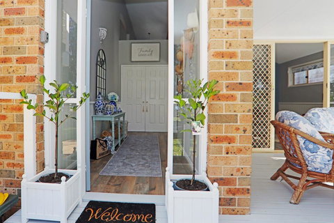 Fair Views - Whitsundays Accommodation 0