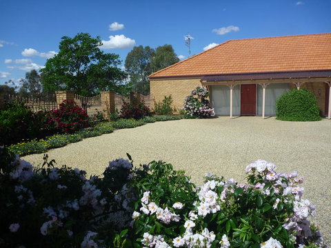 Fairways Bed & Breakfast At Jerilderie - Whitsundays Accommodation 0