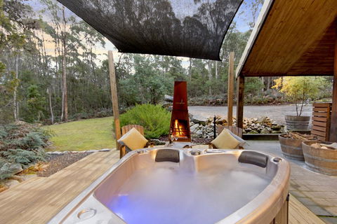 Falls River Luxury Accommodation - Whitsundays Accommodation 2
