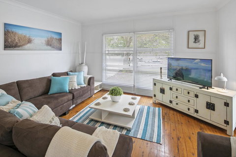 Family Beach House With Parking And Outdoor Dining - Whitsundays Accommodation 0