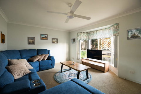 Family Getaway Close To Beach And Restaurants - Whitsundays Accommodation 2