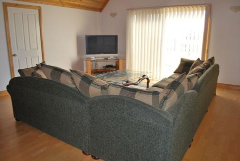 Farm Lane Retreat - Whitsundays Accommodation 2
