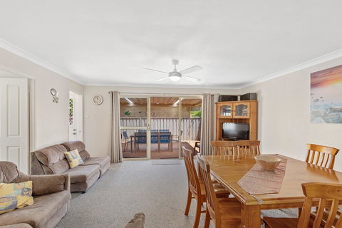 Farm Road, 6A - Whitsundays Accommodation 1