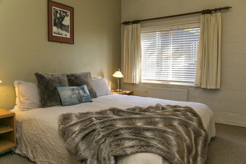 Feathertop Alpine Lodge - Whitsundays Accommodation 2