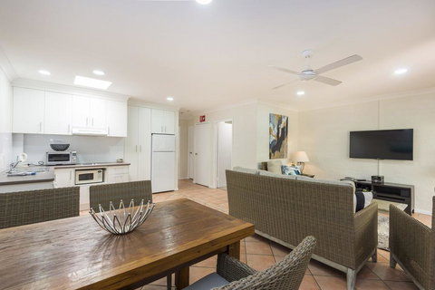 Fiesta Palms 2 - Central Byron Bay - Whitsundays Accommodation 1