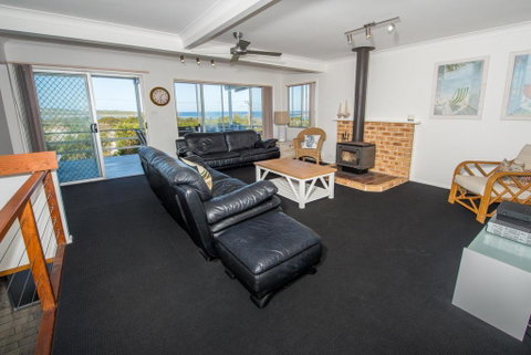 Fingal Bay Beach House, 32 Lentara Street - Whitsundays Accommodation 0