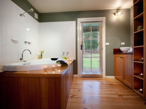 Finlie - Whitsundays Accommodation 0