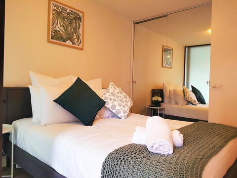 FITZROY FANTASTIC 1BR APT With FREE WINE, NETFLIX, WIFI, Close To TRAMS, COLES - Whitsundays Accommodation 1