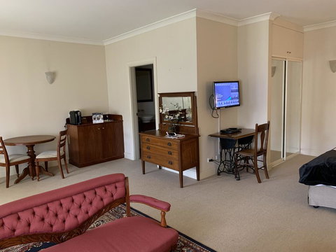 Fitzroy Inn Historic Retreat Mittagong - Whitsundays Accommodation 3