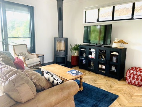 Fletchers Ridge Brand New Luxury Guest House - Whitsundays Accommodation 2