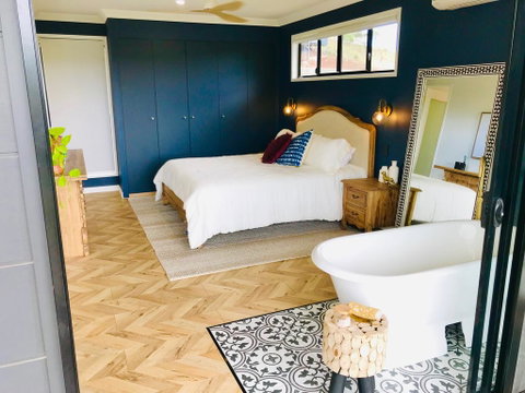 Fletchers Ridge Brand New Luxury Guest House - Whitsundays Accommodation 1