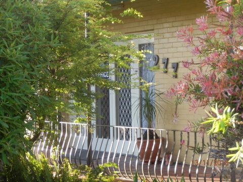 Flying Spur Motel - Whitsundays Accommodation 0