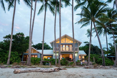 Frangipani Beach House - Newell Beach - Whitsundays Accommodation 0