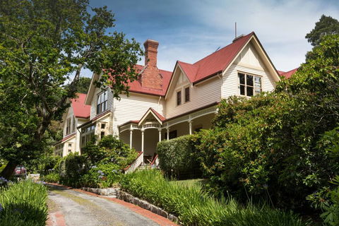 Franklin Manor - Whitsundays Accommodation 0