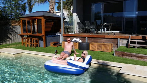 Frankston Hilltop Retreat - Whitsundays Accommodation 1