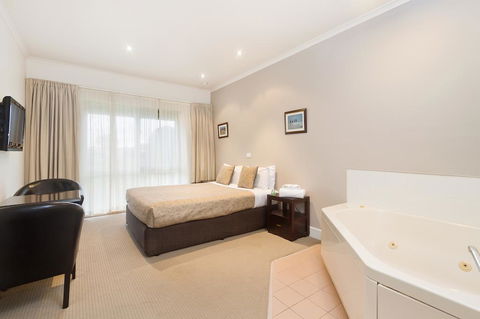 Frankston Holiday Park And Sandhurst Motel - Whitsundays Accommodation 2