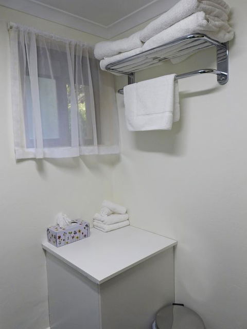 Gallery Motel - Whitsundays Accommodation 3