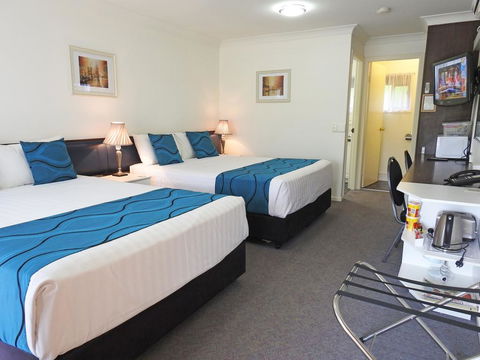 Gallery Motel - Whitsundays Accommodation 2