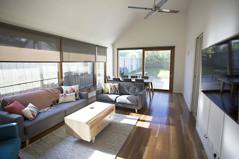 GALWAY COTTAGE - Whitsundays Accommodation 0