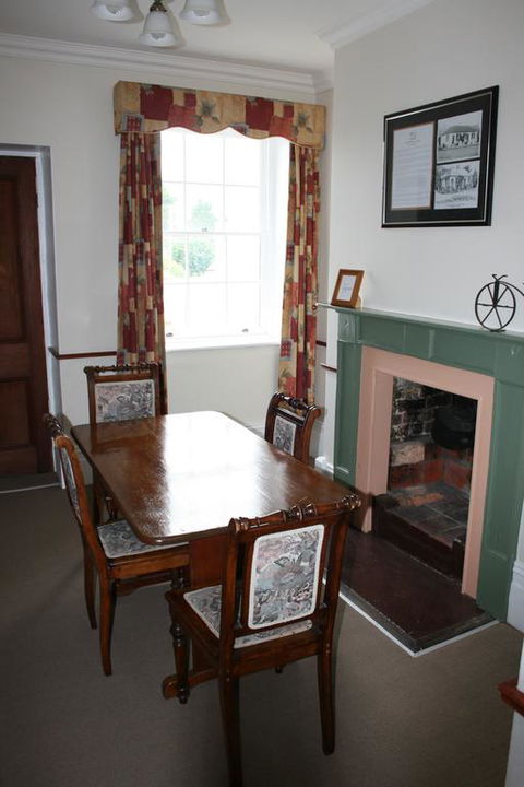 Gaol House Cottages - Whitsundays Accommodation 2