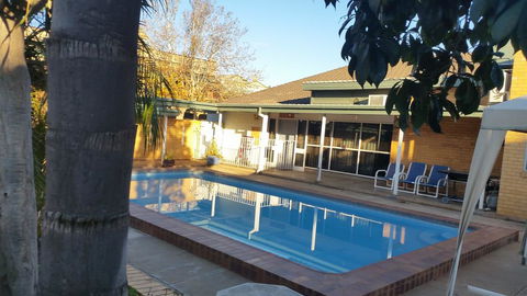 Gateway Motor Inn - Whitsundays Accommodation 1