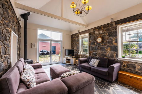 Georgia - Whitsundays Accommodation 2