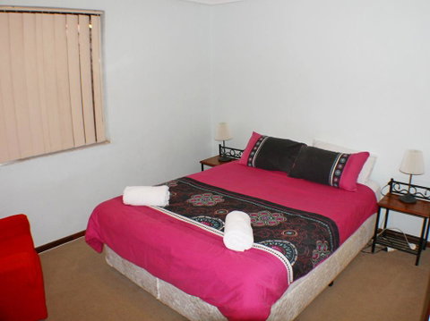 Geraldton Holiday Unit - Whitsundays Accommodation 2
