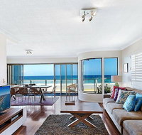 Gold Coast Beachfront Mansion - Whitsundays Accommodation