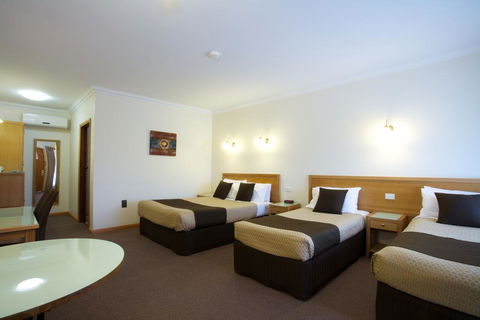 Golden Grain Motor Inn - Whitsundays Accommodation 1