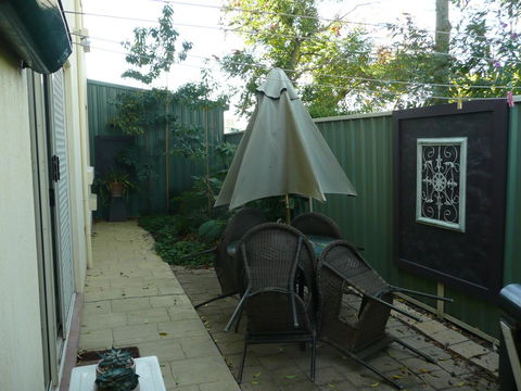 Golden Rivers Holiday Apartments - Whitsundays Accommodation 2