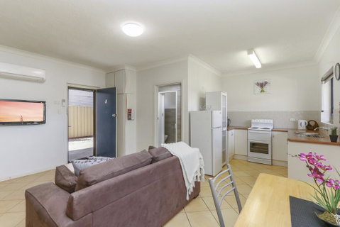 Gossan Street Units - Whitsundays Accommodation 3