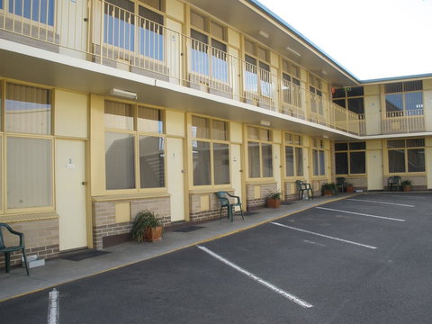 Grand Central Motel - Whitsundays Accommodation 1