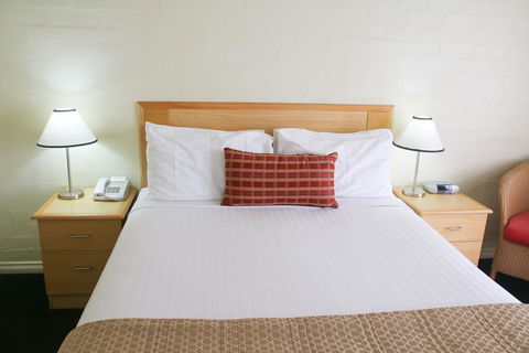 Grand Country Lodge - Whitsundays Accommodation 1