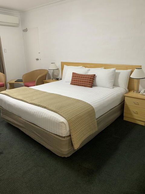 Grand Country Lodge - Whitsundays Accommodation 2