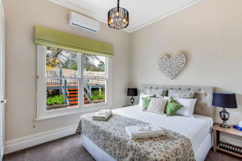 Grandview Accommodation - The Flaxley Apartments - Whitsundays Accommodation 2