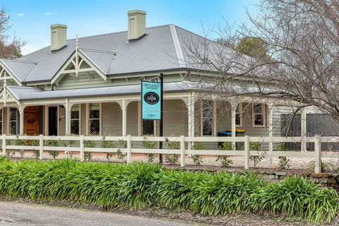 Grandview Accommodation - The Flaxley Apartments - Whitsundays Accommodation 0