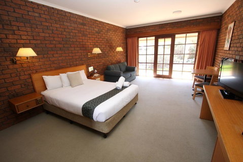 Grange Burn Motel - Whitsundays Accommodation 2
