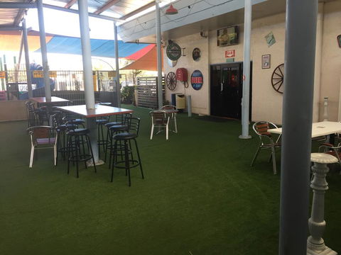 Granville Tavern And Motel - Whitsundays Accommodation 2