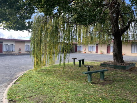 Great Western Motel - Whitsundays Accommodation 0